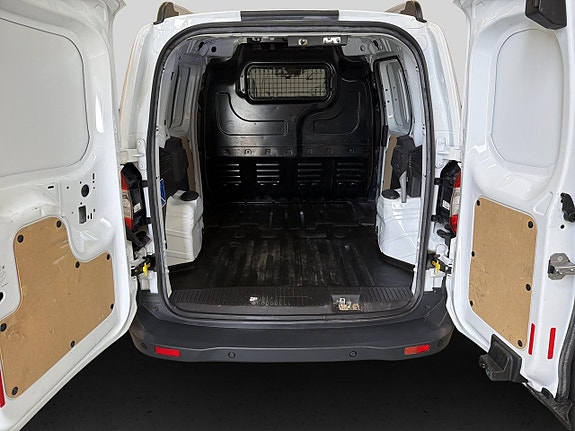 Ford Transit Courier 14 of 18