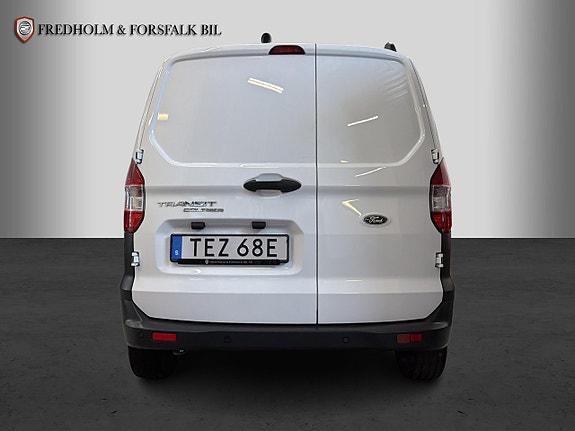 Ford Transit Courier 4 of 5