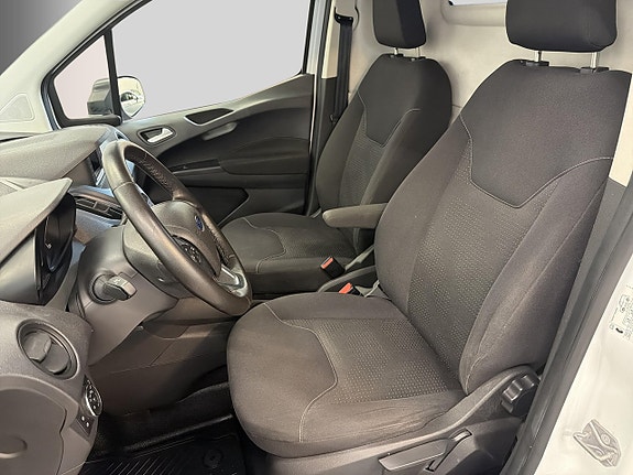 Ford Transit Courier 9 of 18