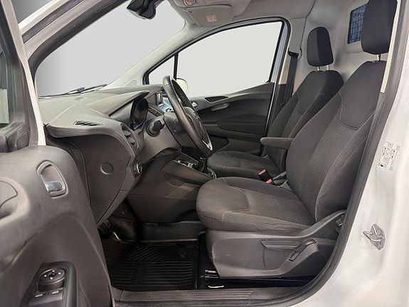 Ford Transit Courier 8 of 18