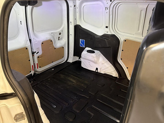 Ford Transit Courier 18 of 18