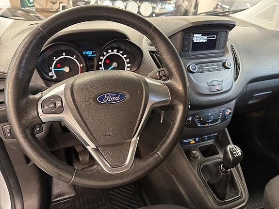 Ford Transit Courier 11 of 18