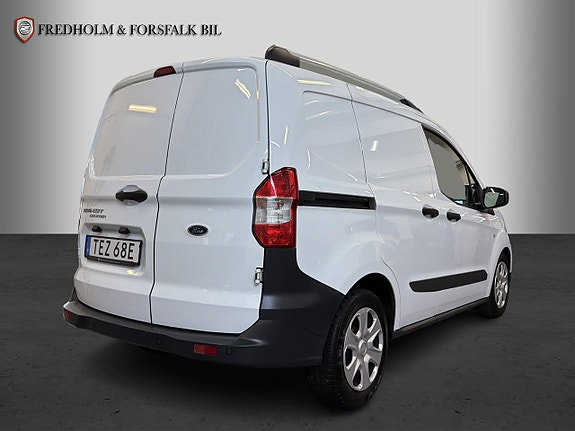 Ford Transit Courier 5 of 5