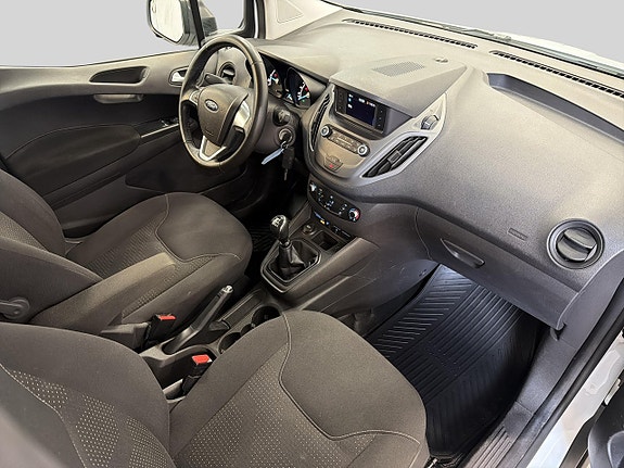 Ford Transit Courier 10 of 18