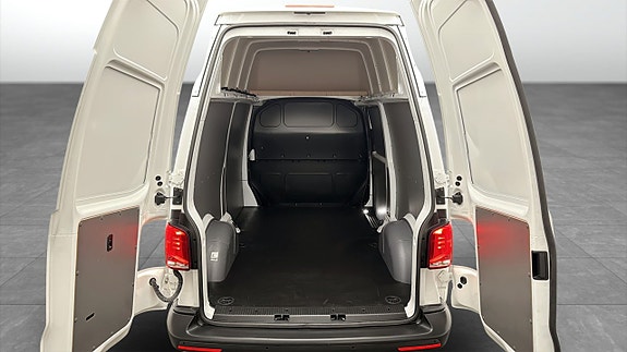 Volkswagen Transporter 12 of 18