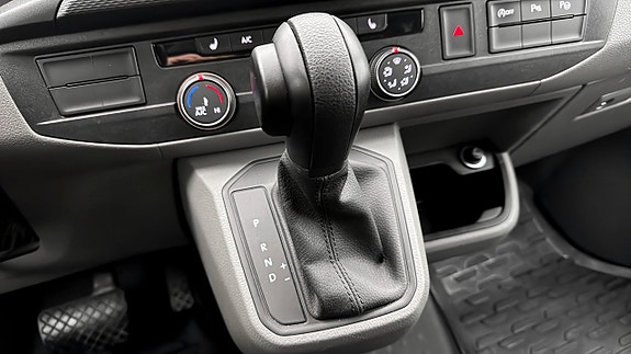 Volkswagen Transporter 15 of 18
