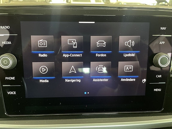 Volkswagen T-Roc 13 of 19
