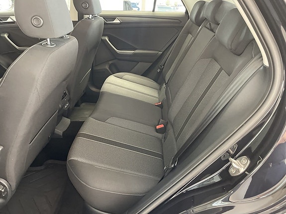 Volkswagen T-Roc 9 of 19