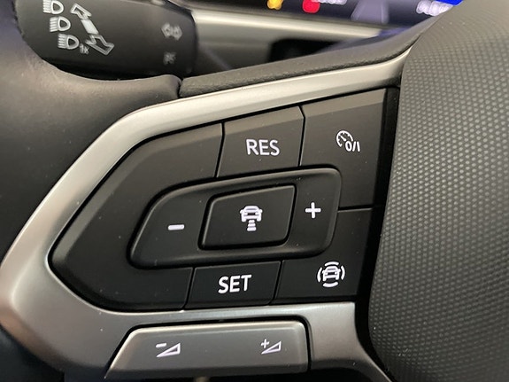 Volkswagen T-Roc 11 of 19