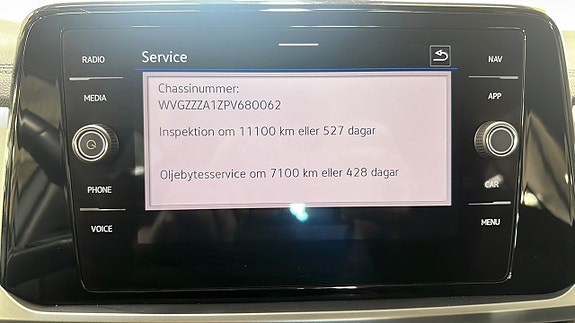 Volkswagen T-Roc 19 of 19