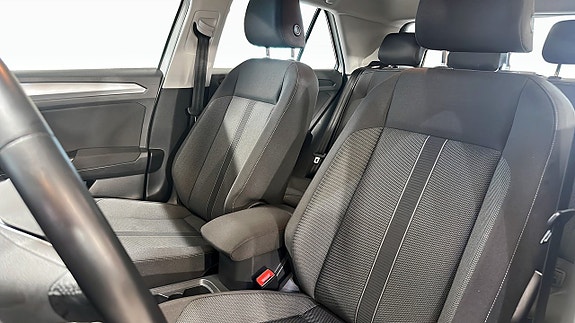 Volkswagen T-Roc 8 of 19