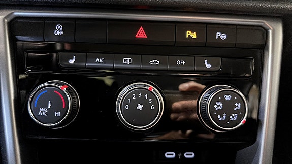 Volkswagen T-Roc 18 of 19