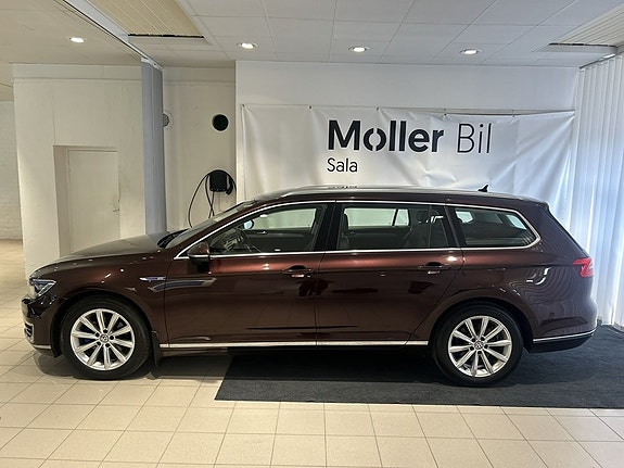 Volkswagen Passat 3 of 5