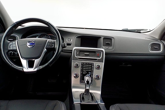 Volvo V60 8 of 18