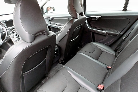 Volvo V60 16 of 18
