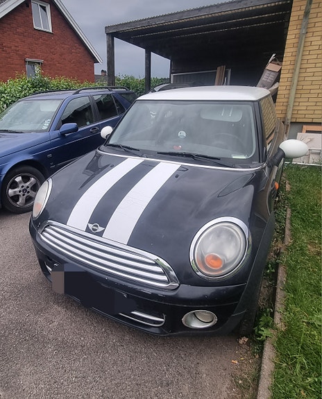 MINI Cooper 2 of 3