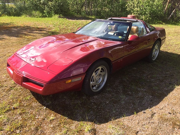 Chevrolet Corvette 2 of 5