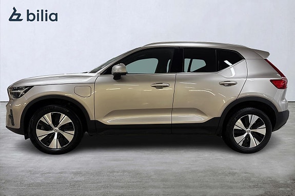 Volvo XC40 4 of 5
