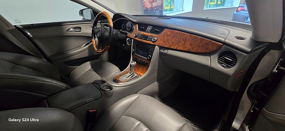 Mercedes-Benz CLS350 5 of 5