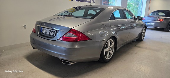 Mercedes-Benz CLS350 3 of 5