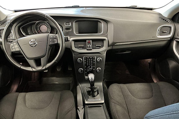 Volvo V40 Cross Country 10 of 22