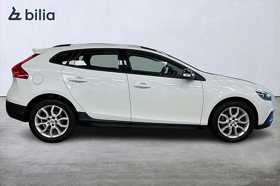 Volvo V40 Cross Country 18 of 22