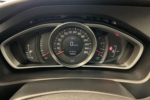 Volvo V40 Cross Country 16 of 22