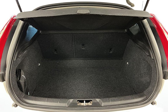 Volvo V40 Cross Country 12 of 22