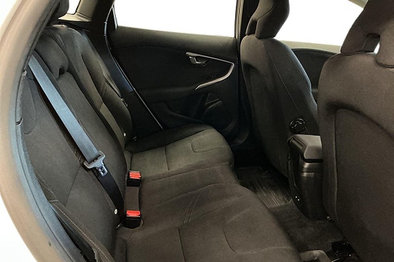 Volvo V40 Cross Country 9 of 22
