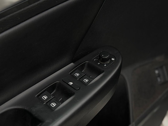 Volkswagen Passat 13 of 25