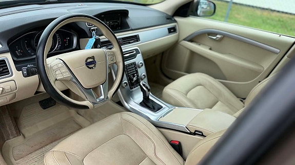 Volvo V70 12 of 19