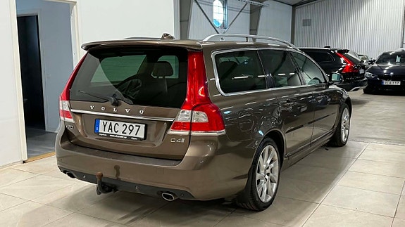 Volvo V70 6 of 19