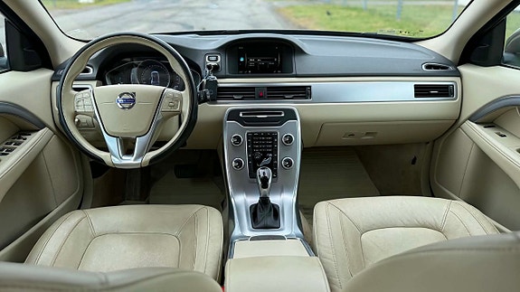 Volvo V70 13 of 19