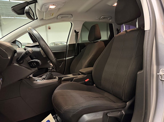 Peugeot 308 SW 13 of 25
