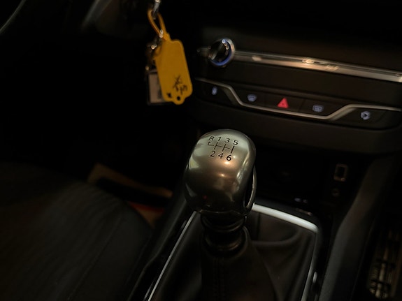 Peugeot 308 SW 23 of 25