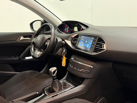 Peugeot 308 SW 16 of 25