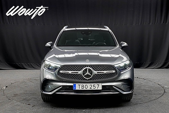 Mercedes-Benz GLC400 e 2 of 5
