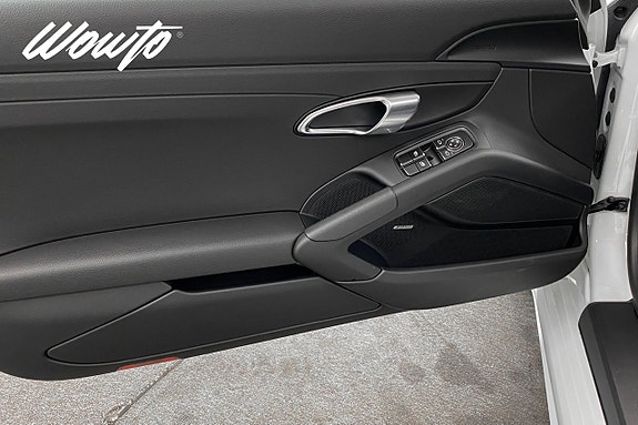Porsche 718 Boxster 11 of 23