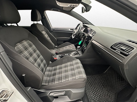 Volkswagen Golf I 11 of 27
