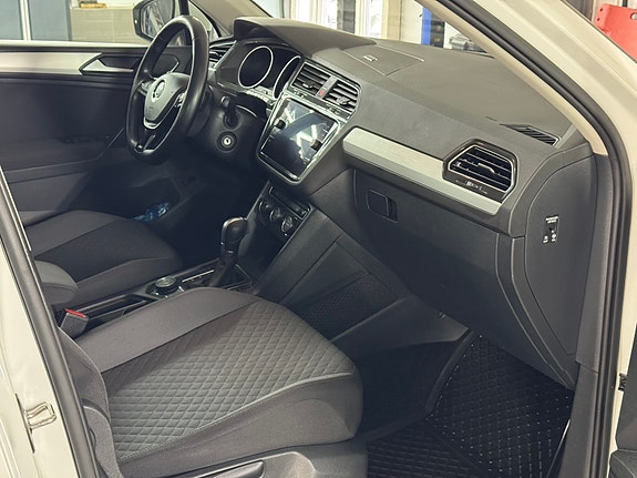 Volkswagen Tiguan 4 of 5