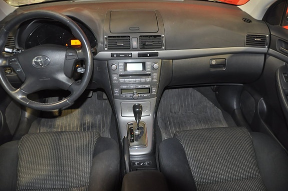 Toyota Avensis 6 of 18
