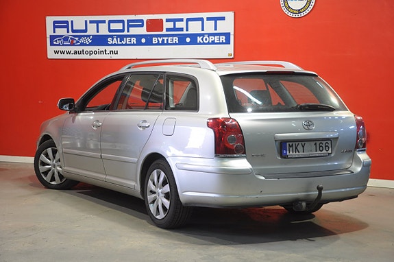 Toyota Avensis 3 of 5