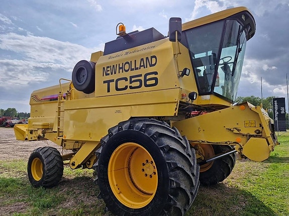 New Holland TC 56 Rotary Separator 2 of 5