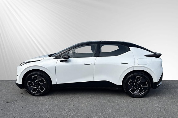 Lynk & Co 02 2 of 15
