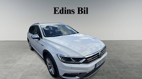 Volkswagen Passat Alltrack 3 of 5