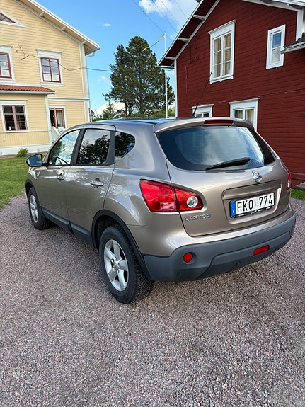 Nissan Qashqai 2 of 5