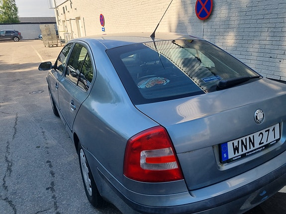 Skoda Octavia 2 of 5