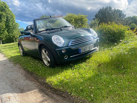 MINI Cooper 2 of 5