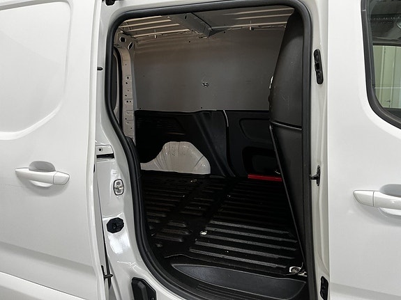 Peugeot Partner 14 of 21