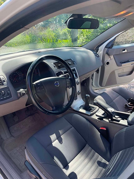 Volvo V50 5 of 5